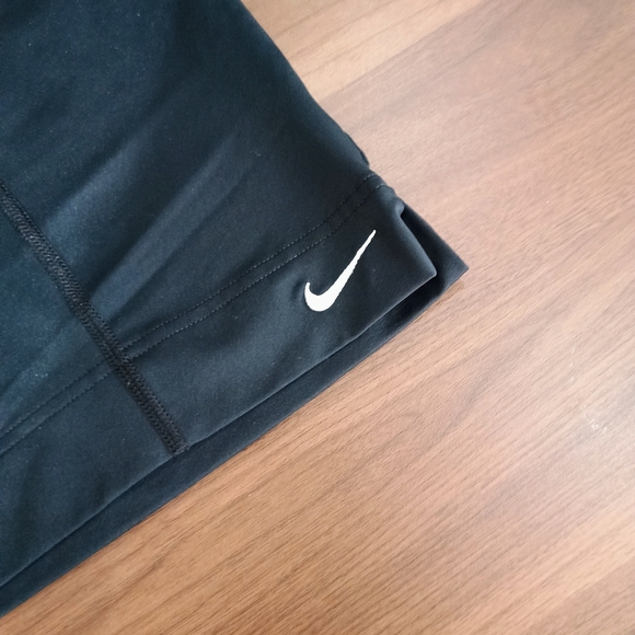 Nike Black and Pink Athletic Capris - Picture 2 of 5